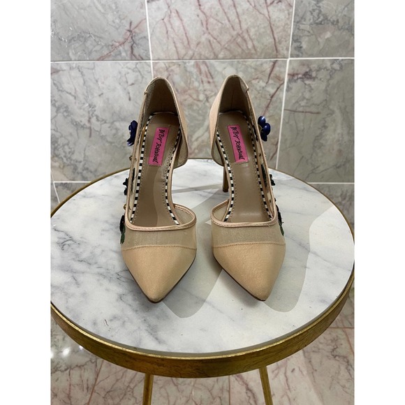 Betsey Johnson Shoes - Betsy Johnson heels size 7